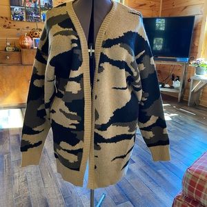 Camo print cardigan